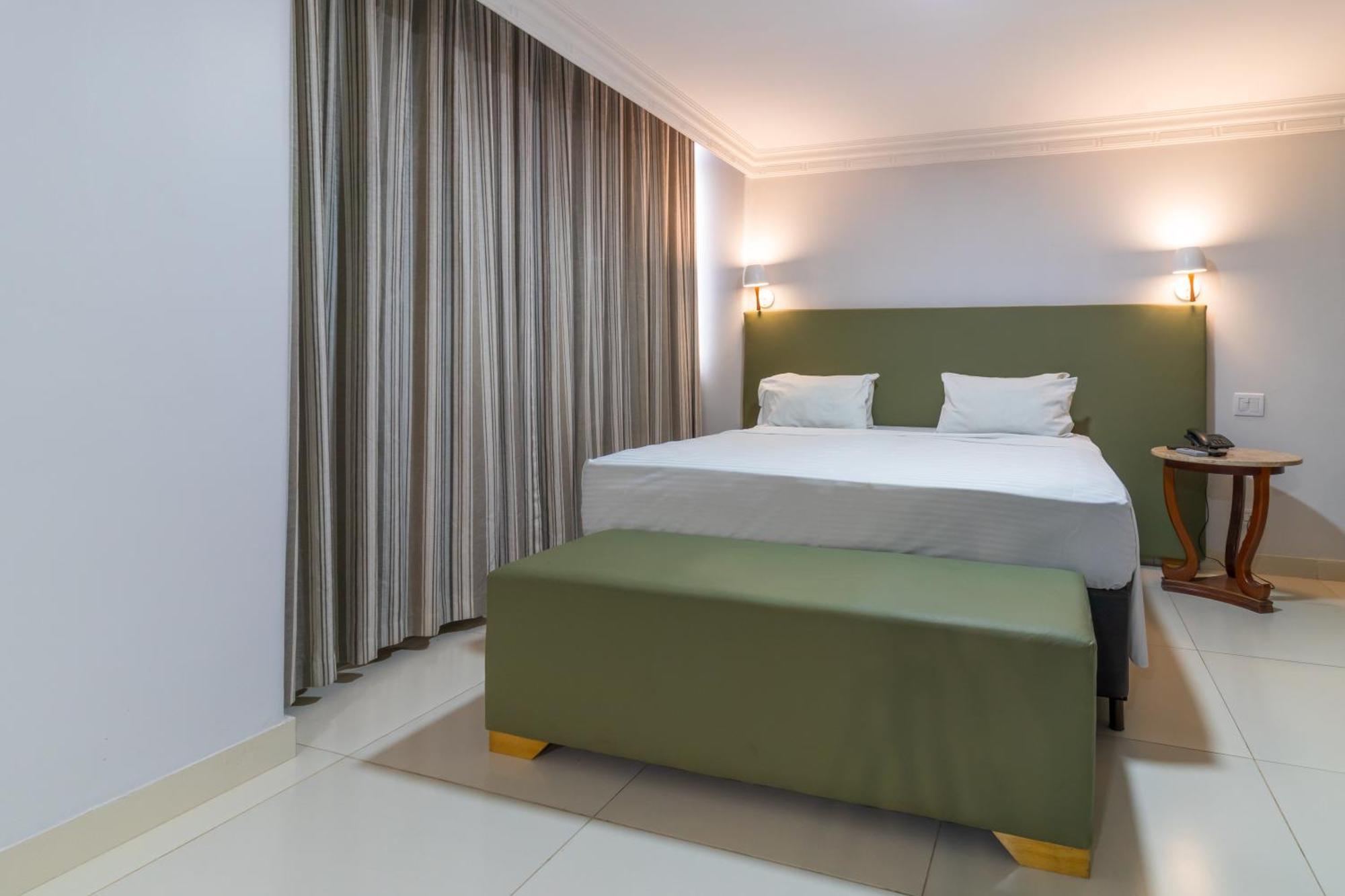 Umuarama Plaza Hotel By Castelo Itaipava Goiania Exterior photo