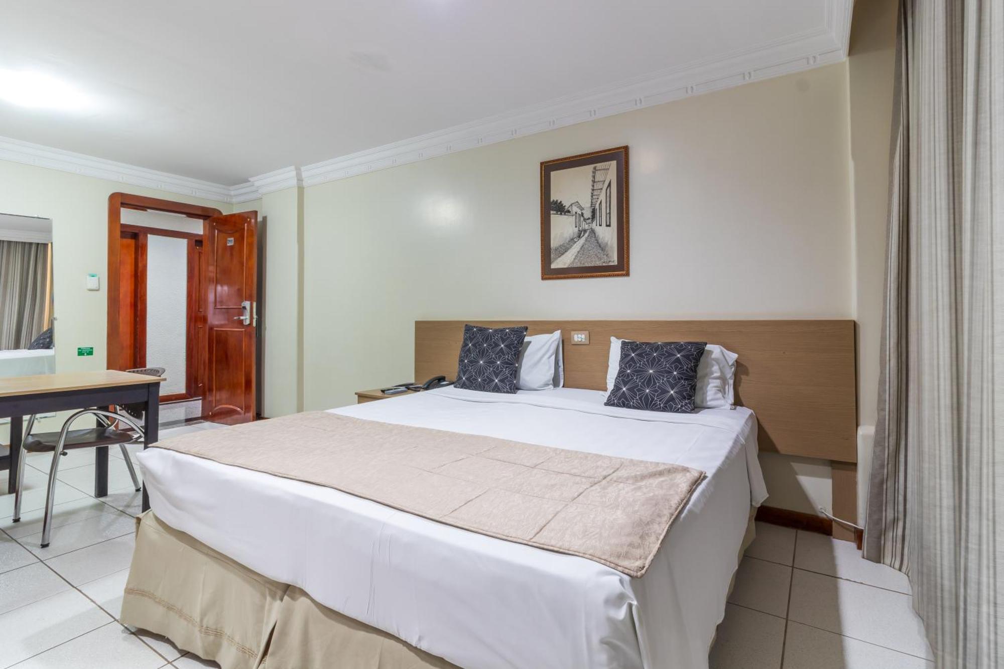 Umuarama Plaza Hotel By Castelo Itaipava Goiania Exterior photo