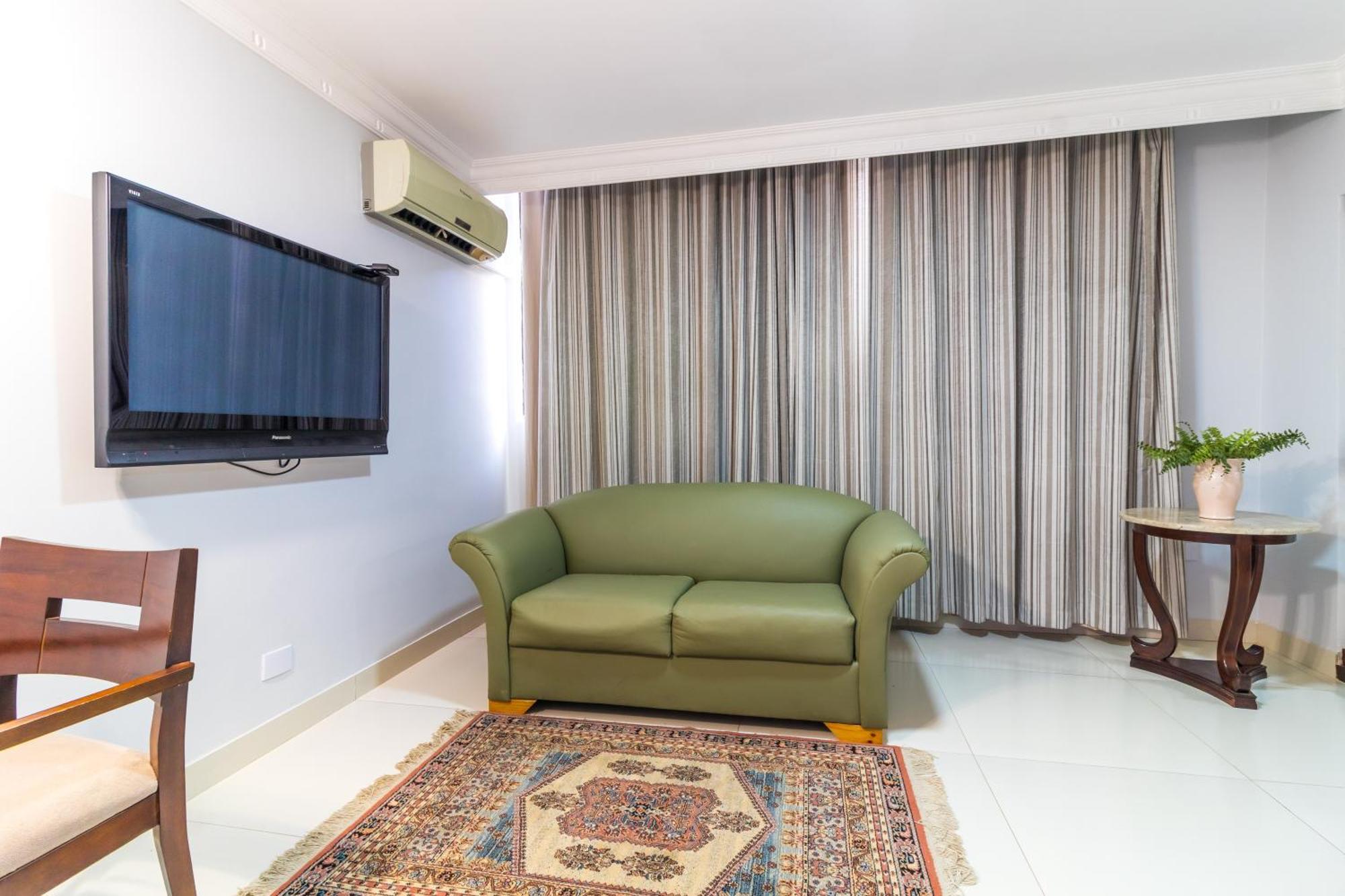 Umuarama Plaza Hotel By Castelo Itaipava Goiania Exterior photo